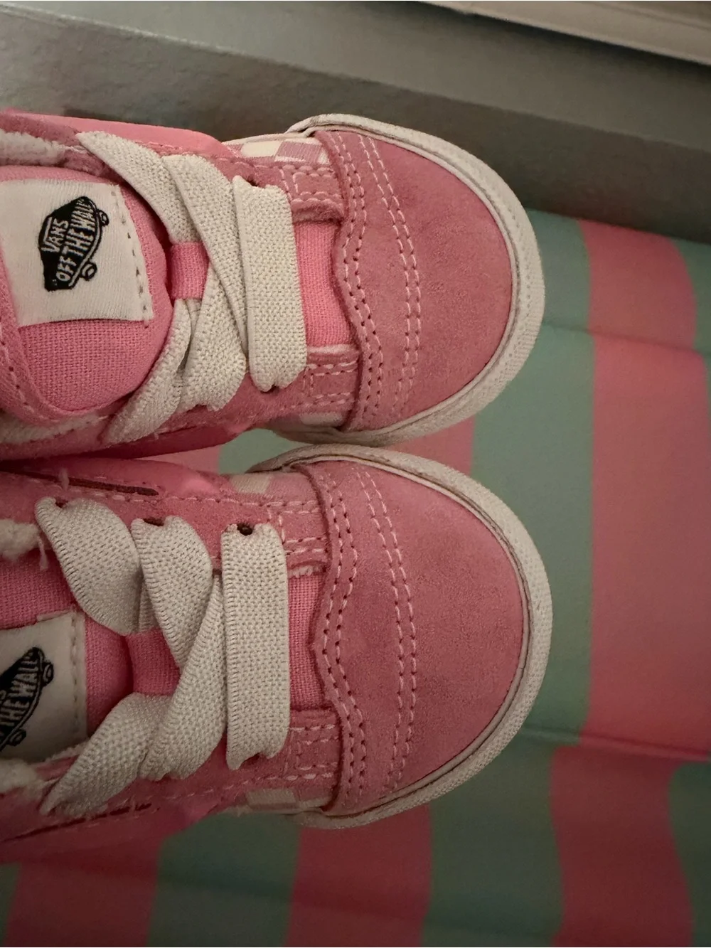Vans come box